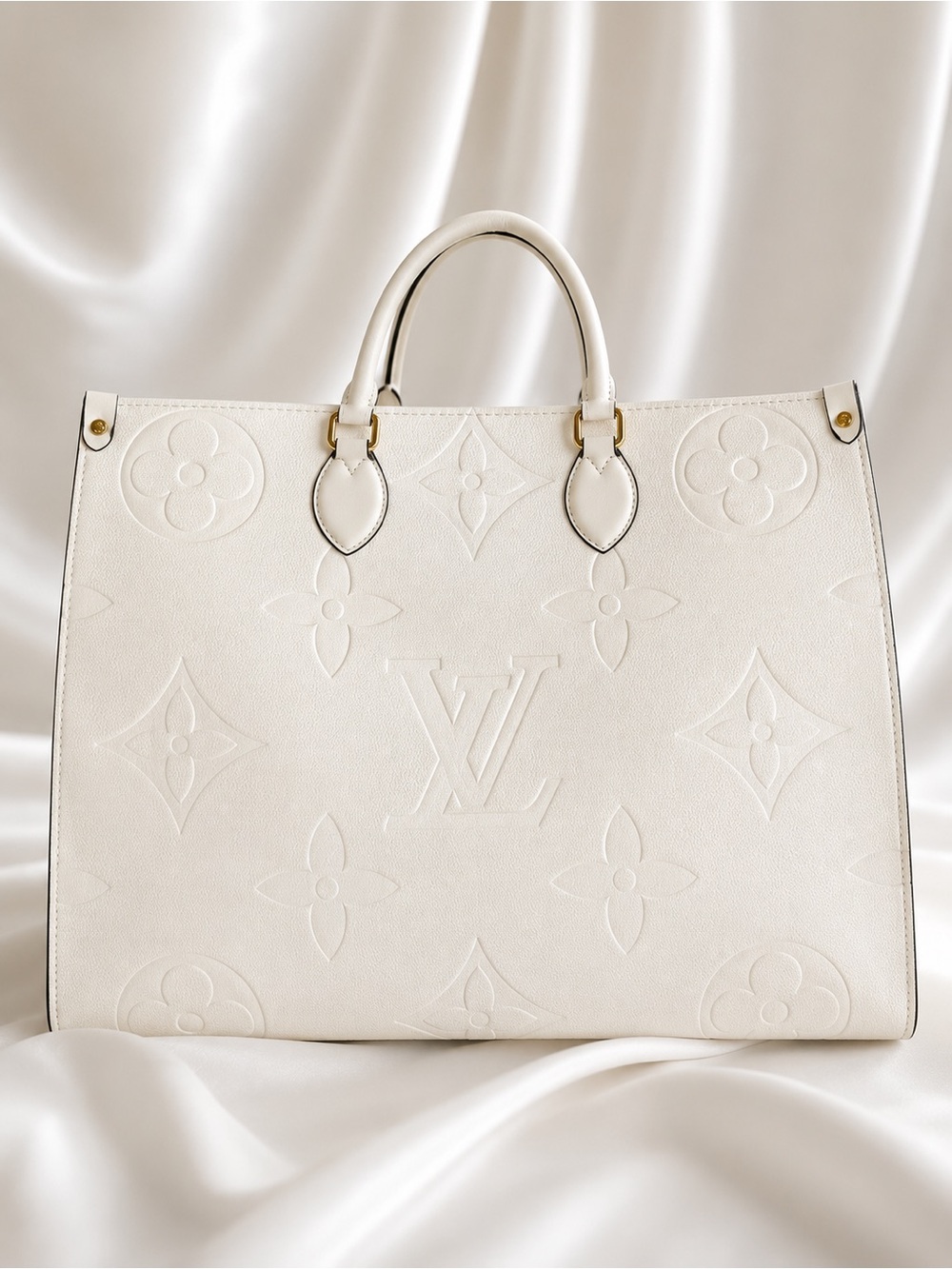 Louis Vuitton On the Go in White Empriente